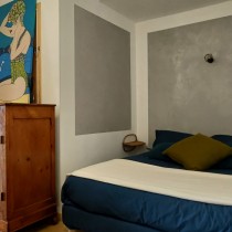 GRH4-Sète Petite chambre détails tableau et meuble