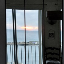 GRH4-Sète vue miroir séjour vers vue extérieure